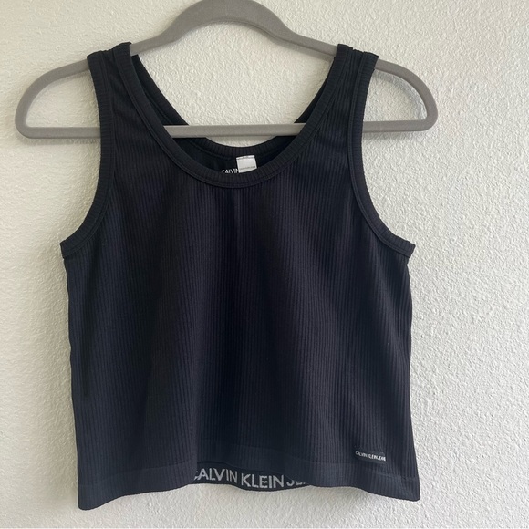 Tops - Calvin Klein Jeans ribbed black cropped tank top